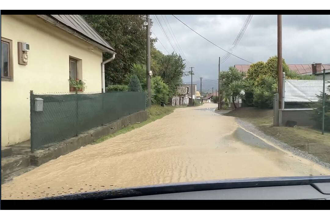 FOTO: V mestskej časti Sabinova sú zaplavené ulice, foto 2