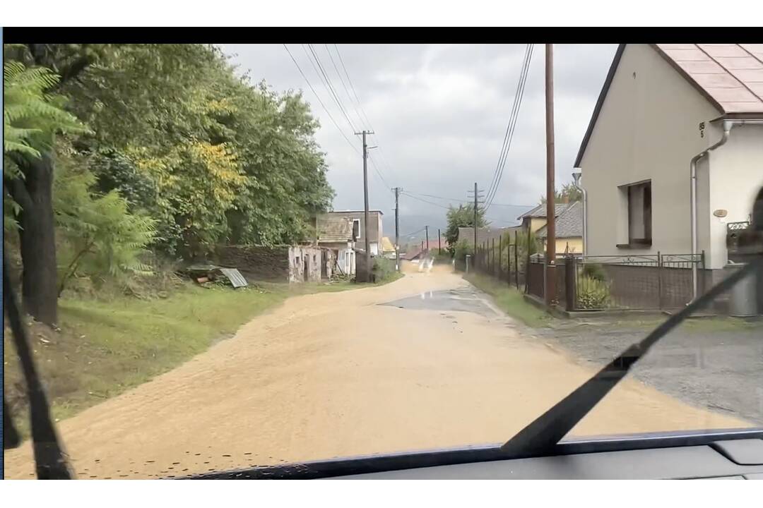 FOTO: V mestskej časti Sabinova sú zaplavené ulice, foto 3