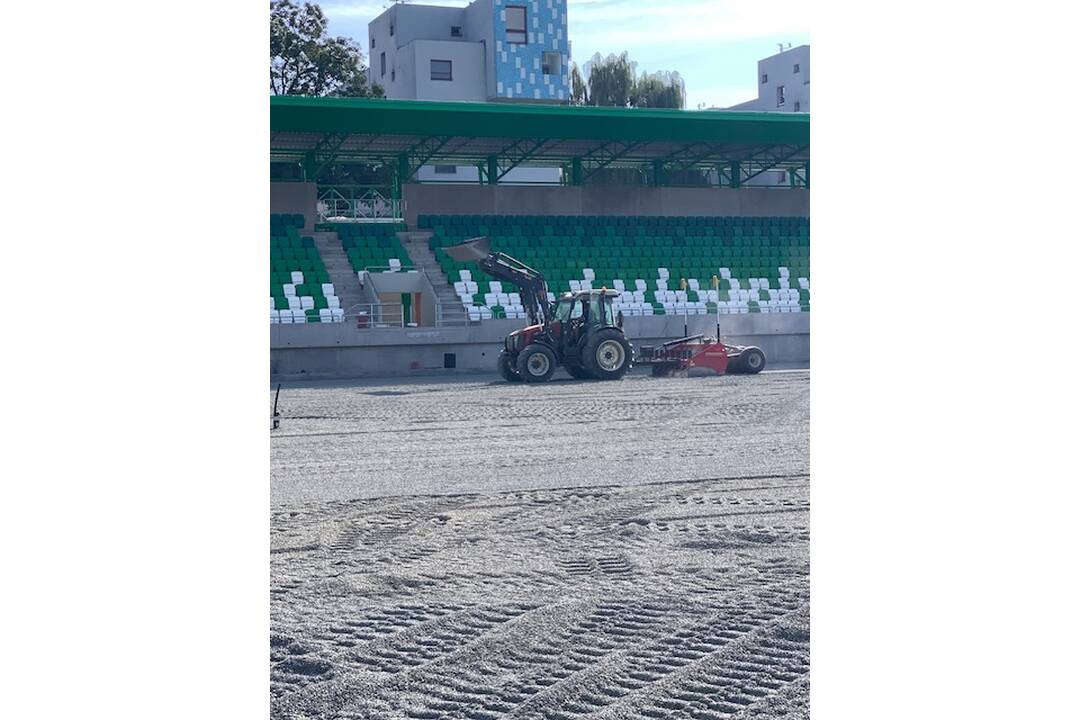 FOTO: Vo Futbal Tatran Aréne sa už pripravuje hracia plocha, foto 4