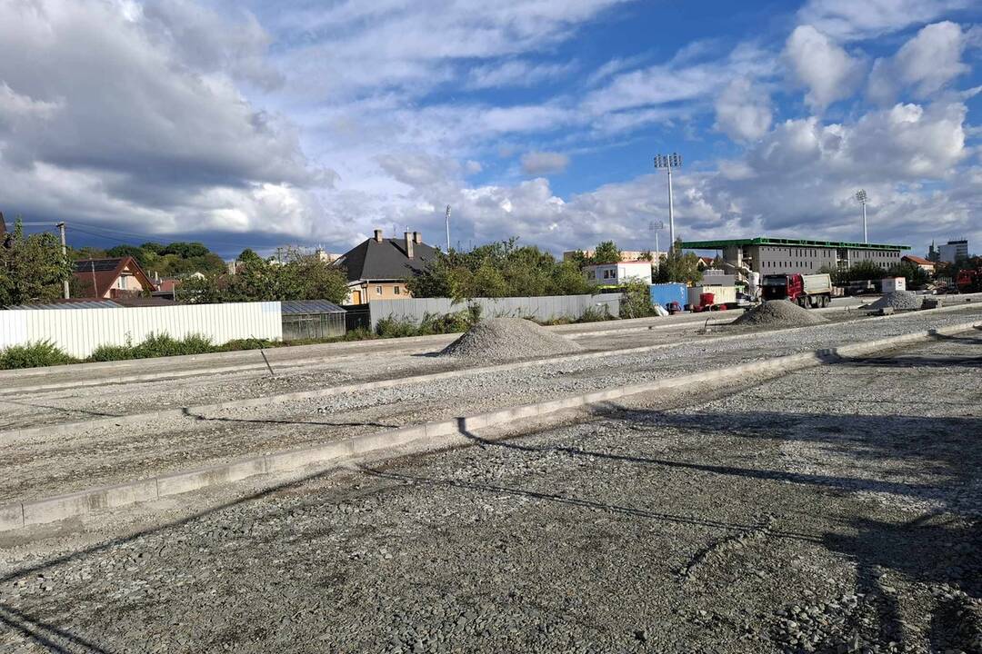 FOTO: Vo Futbal Tatran Aréne sa už pripravuje hracia plocha, foto 5