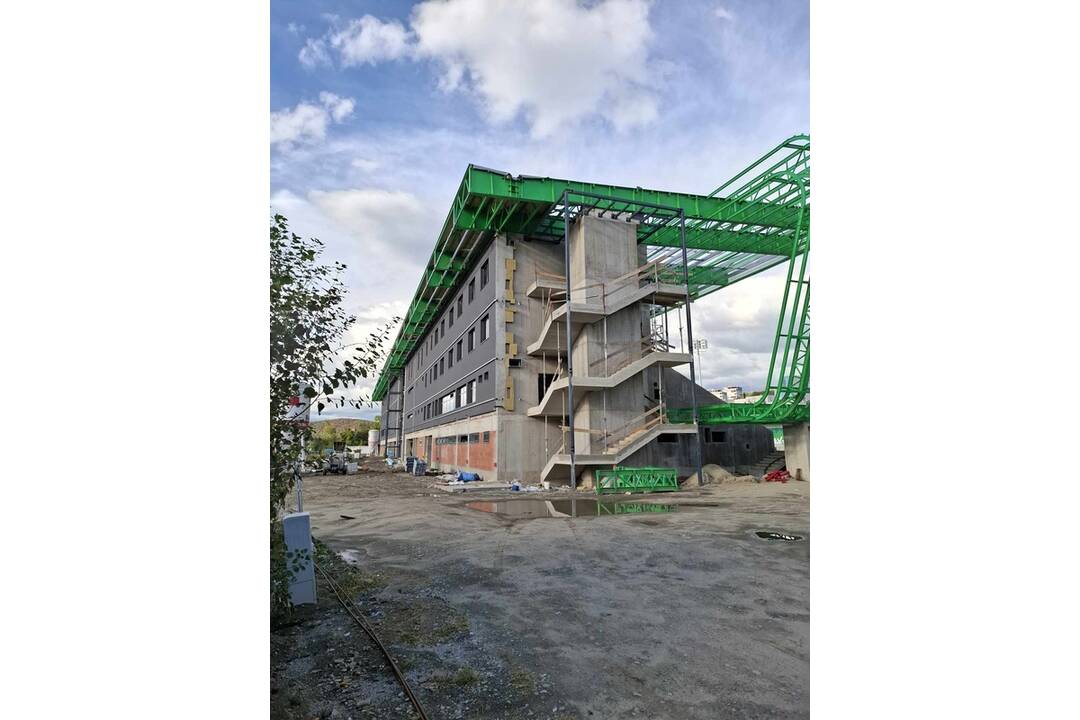 FOTO: Vo Futbal Tatran Aréne sa už pripravuje hracia plocha, foto 15