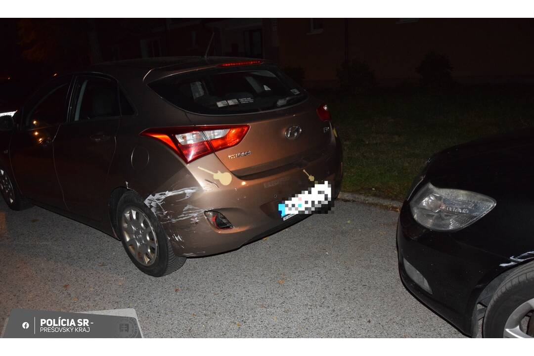 FOTO: Vodič pod vplyvom alkoholu v Poprade narazil do štyroch áut, foto 1