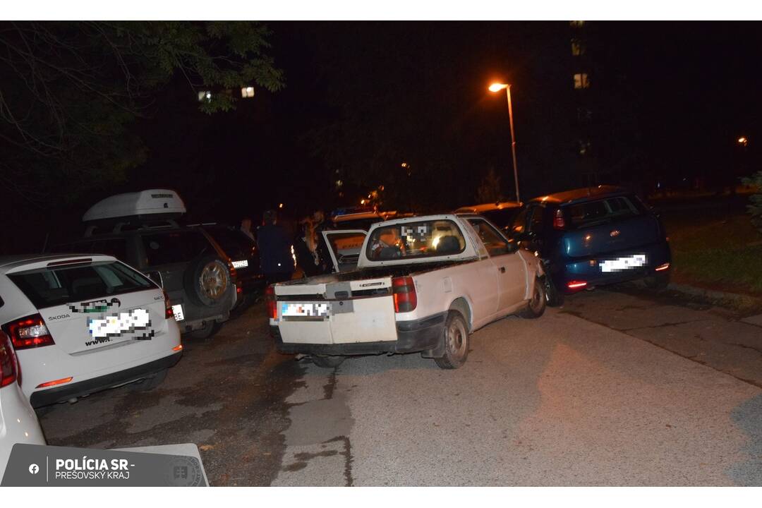 FOTO: Vodič pod vplyvom alkoholu v Poprade narazil do štyroch áut, foto 3