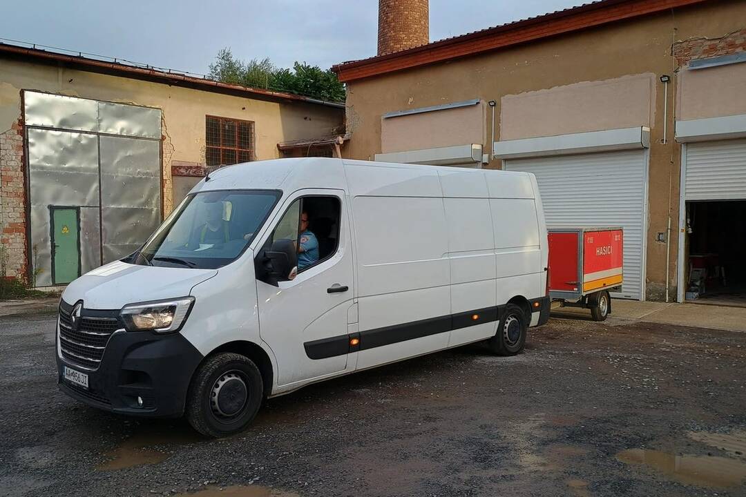 FOTO: Dobrovoľní hasiči z Prešova pomáhali na západe Slovenska po záplavách, foto 1