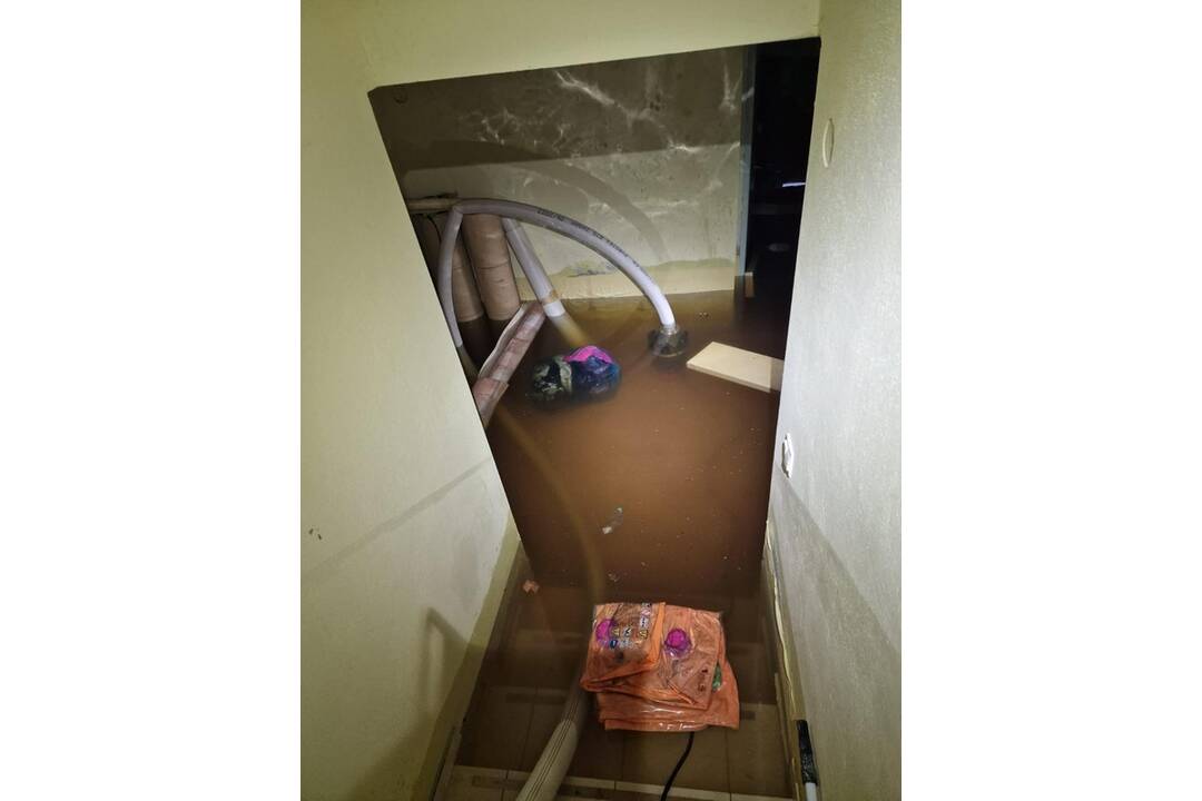 FOTO: Dobrovoľní hasiči z Prešova pomáhali na západe Slovenska po záplavách, foto 10