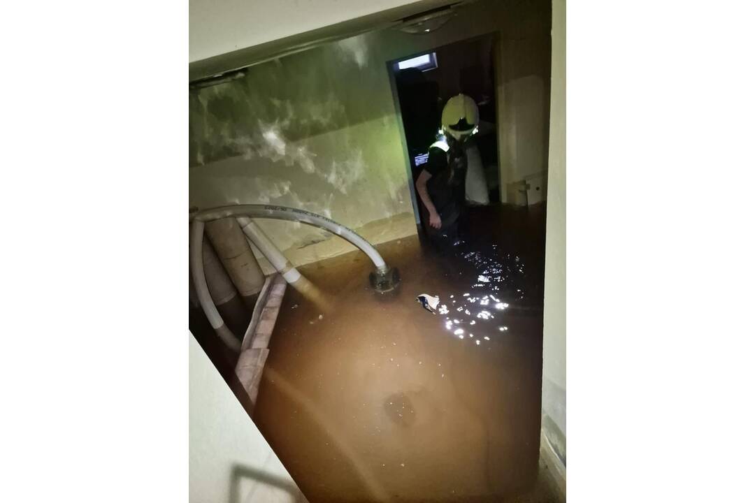FOTO: Dobrovoľní hasiči z Prešova pomáhali na západe Slovenska po záplavách, foto 13