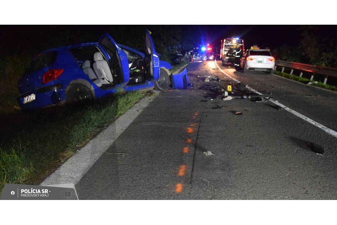 FOTO: Pri dopravnej nehode v okrese Snina utrpel účastník Rasťo ťažké zranenia, foto 2