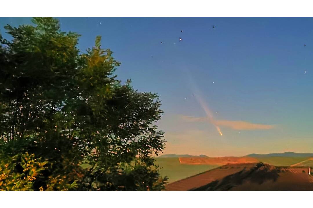 FOTO: Kométa Tsuchinshan-ATLAS sa objavila nad Prešovom, foto 4