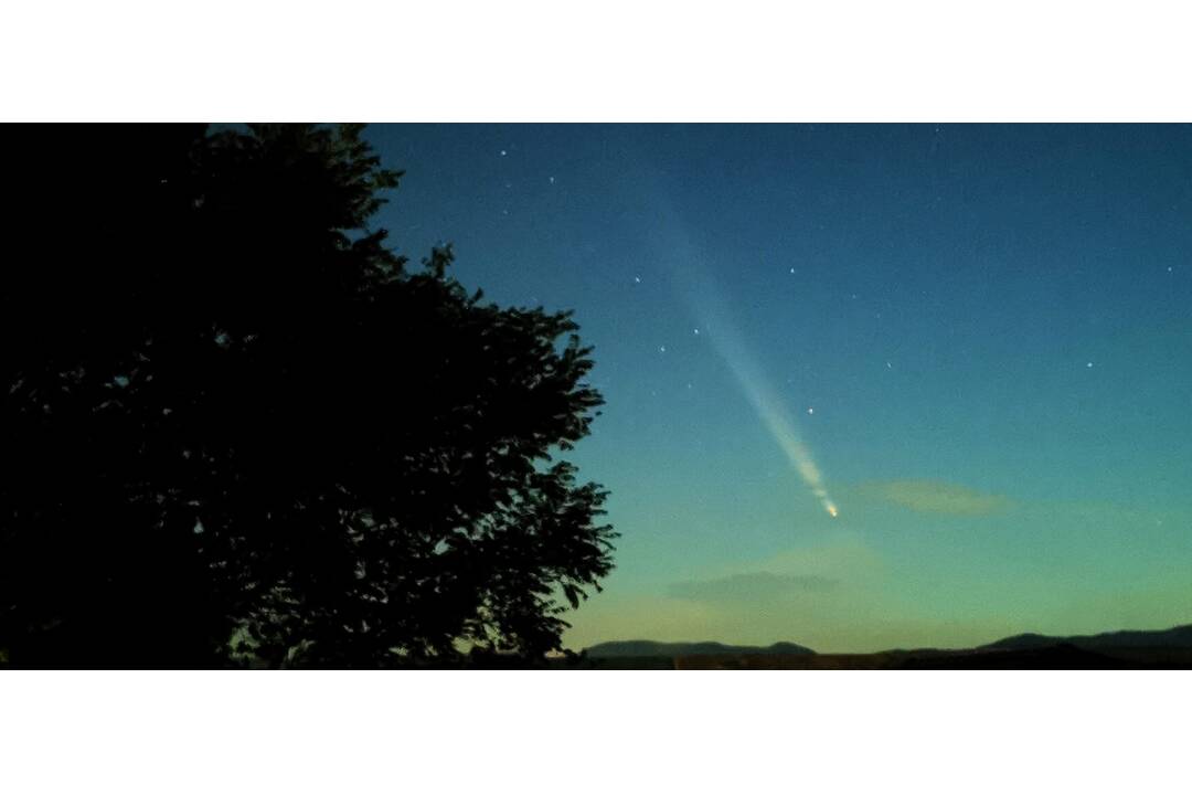 FOTO: Kométa Tsuchinshan-ATLAS sa objavila nad Prešovom, foto 5