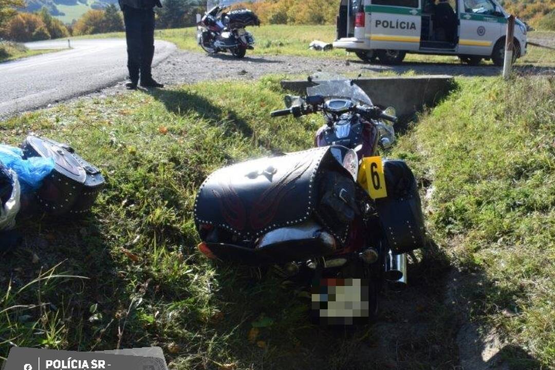 FOTO: Vážna dopravná nehoda motorkára v okrese Bardejov, foto 2