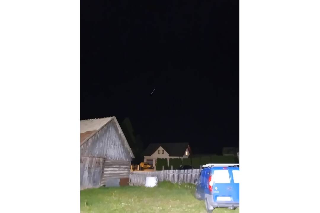 FOTO: Na nočnej oblohe nad Popradom lietal zvláštny objekt, foto 3