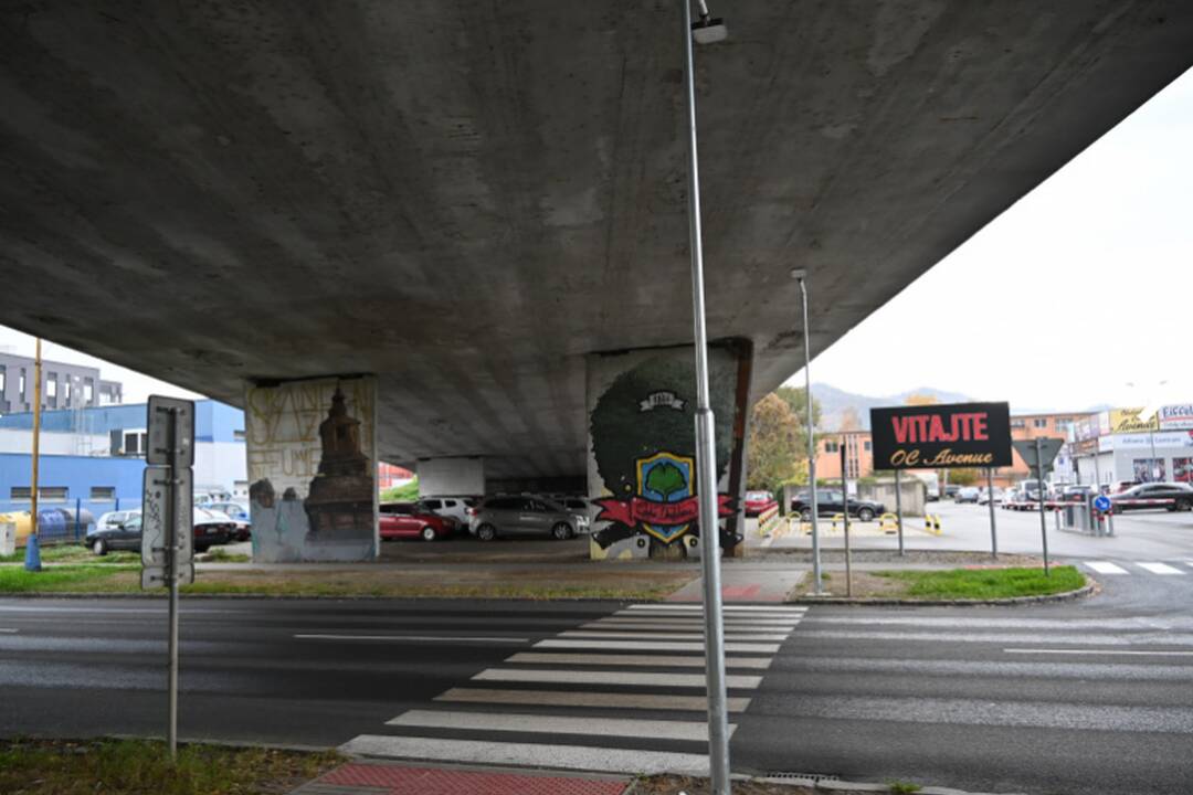 FOTO: Humenné dokončilo opravy chodníkov a ciest, radnica ušetrila tisíce, foto 2