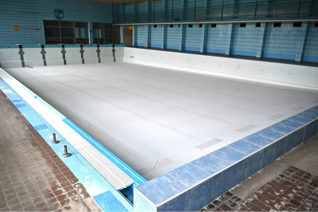 FOTO: Krytý bazén v Humennom prejde rekonštrukciou, foto 8