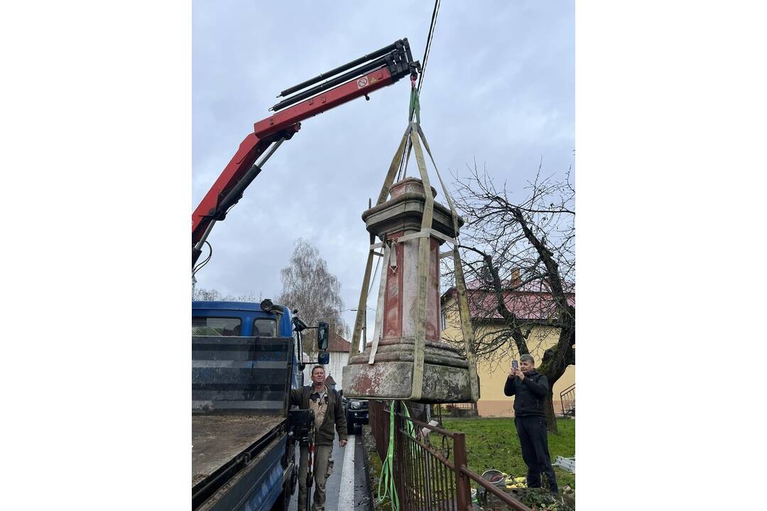FOTO: Socha Panny Márie Škapuliarskej je na pôvodnom mieste, foto 5