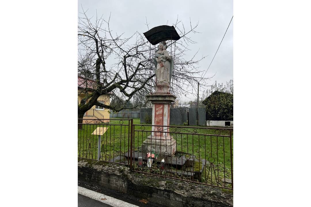FOTO: Socha Panny Márie Škapuliarskej je na pôvodnom mieste, foto 6