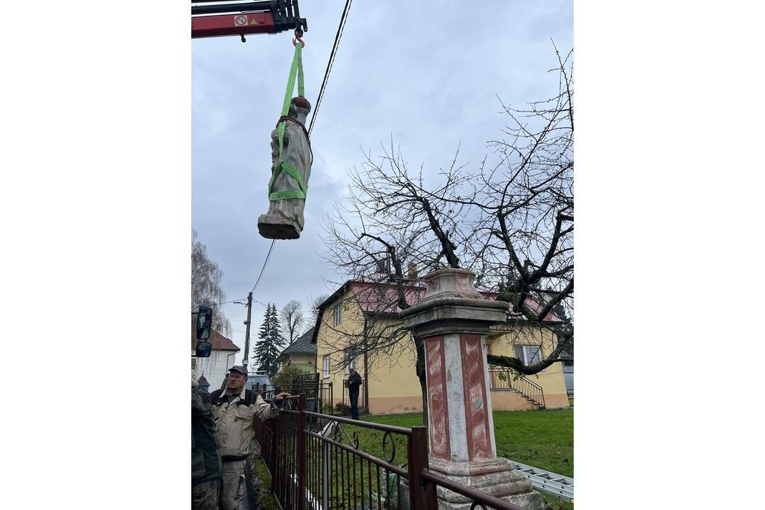 FOTO: Socha Panny Márie Škapuliarskej je na pôvodnom mieste, foto 7