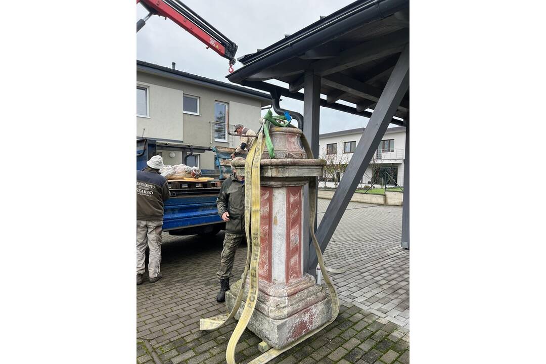 FOTO: Socha Panny Márie Škapuliarskej je na pôvodnom mieste, foto 8