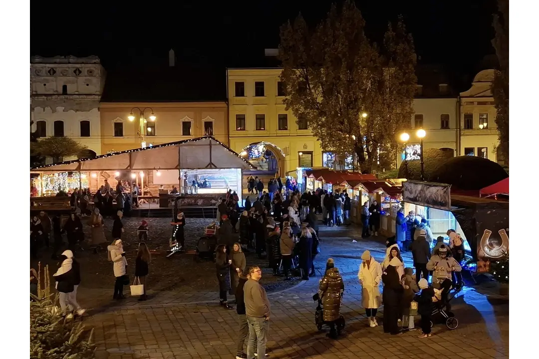 FOTO: Vianočné trhy v Prešove začali, foto 1