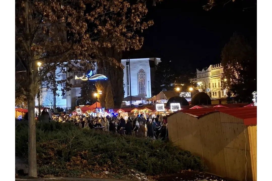 FOTO: Vianočné trhy v Prešove začali, foto 3