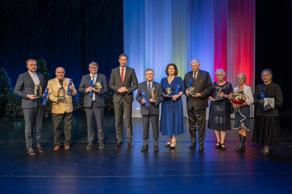 FOTO:Prešovský kraj ocenil výnimočných ľudí, ktorí šíria dobré meno regiónu, foto 9
