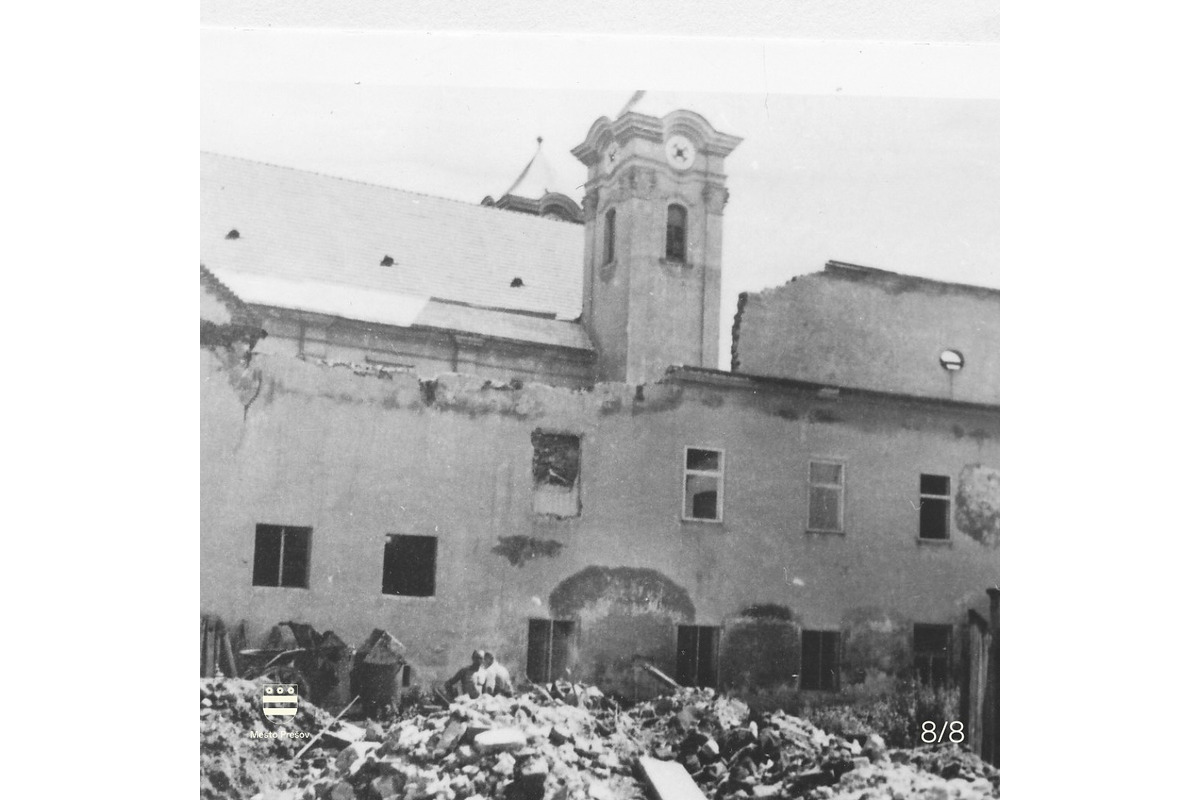 FOTO: Prešov si pripomenul 80 rokov od bombardovania: Zvony uctili obete vojny, foto 1