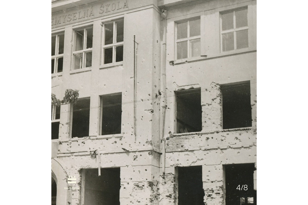 FOTO: Prešov si pripomenul 80 rokov od bombardovania: Zvony uctili obete vojny, foto 2