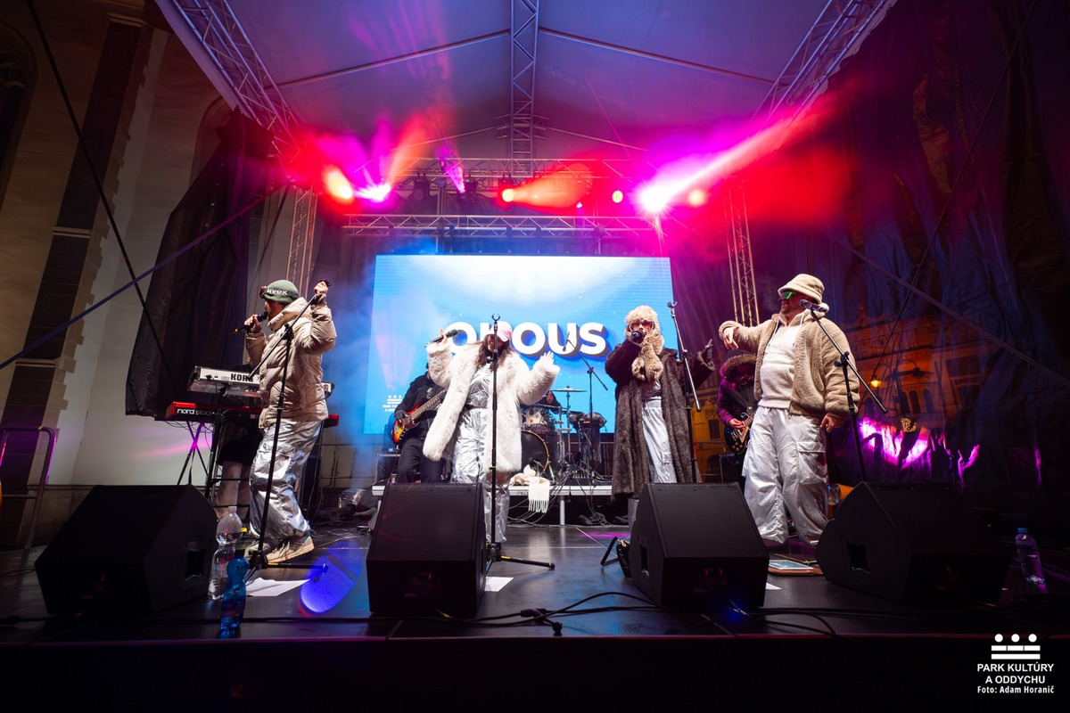 FOTO: Takto oslávili posledný deň roka 2024 na Hlavnej v Prešove, foto 2