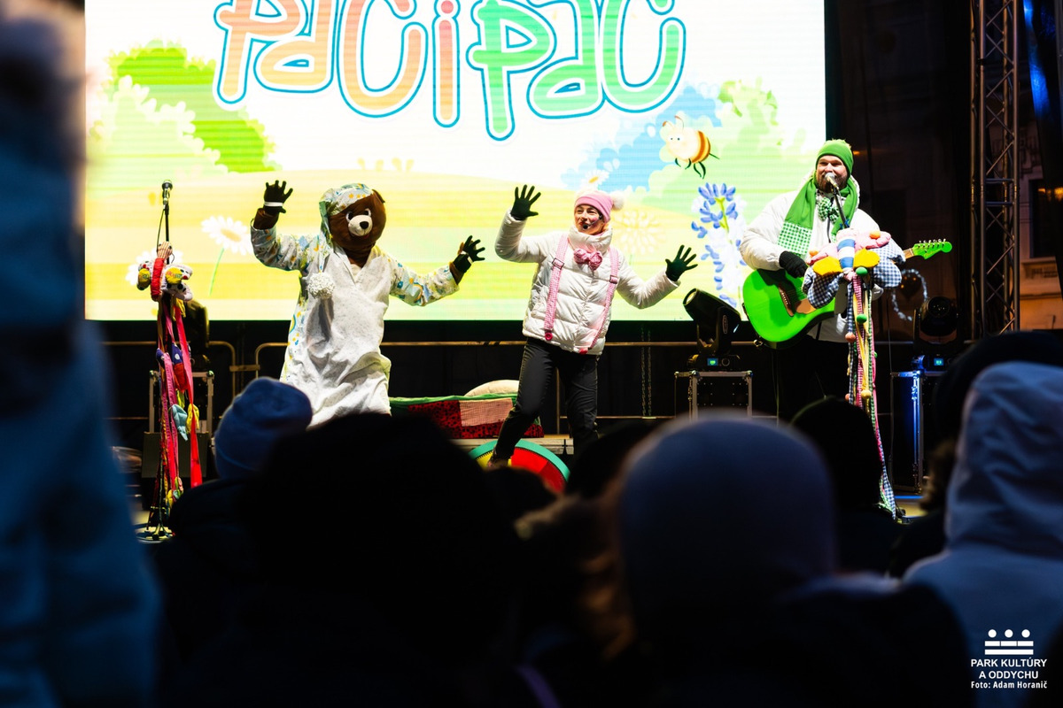 FOTO: Takto oslávili posledný deň roka 2024 na Hlavnej v Prešove, foto 4