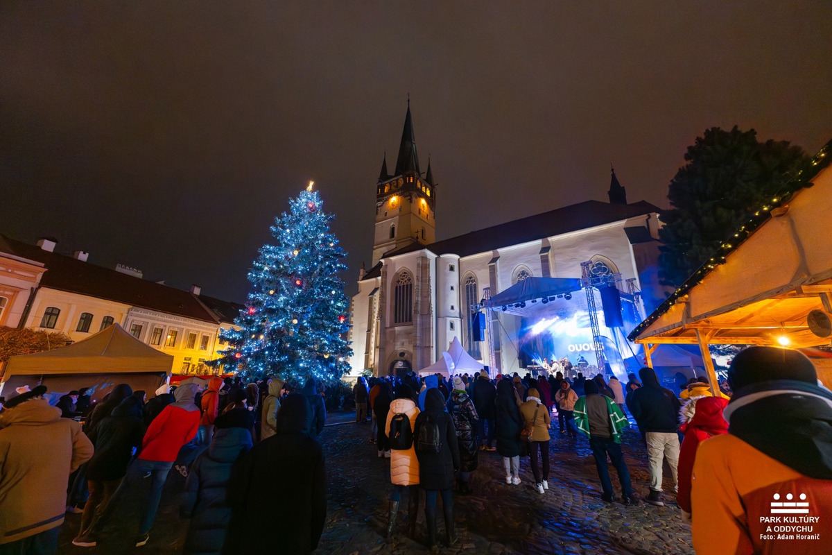 FOTO: Takto oslávili posledný deň roka 2024 na Hlavnej v Prešove, foto 7