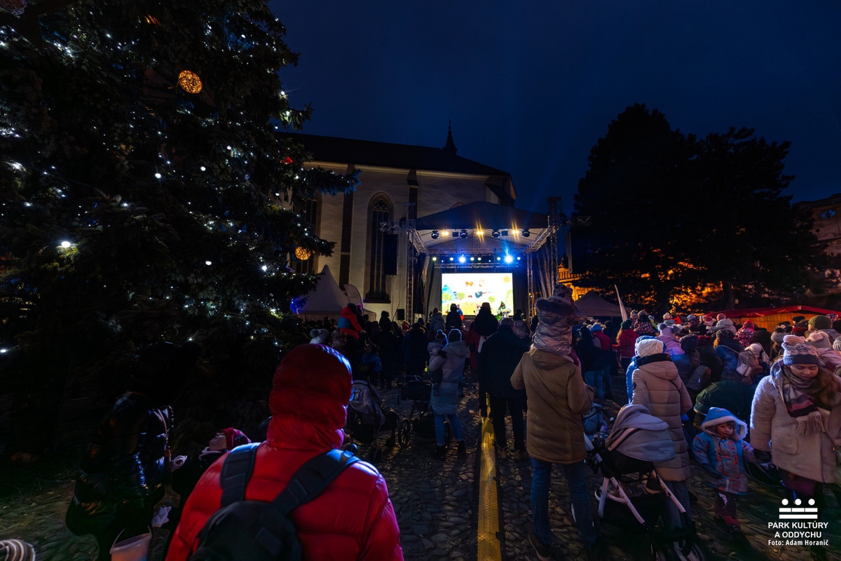 FOTO: Takto oslávili posledný deň roka 2024 na Hlavnej v Prešove, foto 8