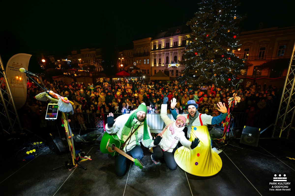 FOTO: Takto oslávili posledný deň roka 2024 na Hlavnej v Prešove, foto 11