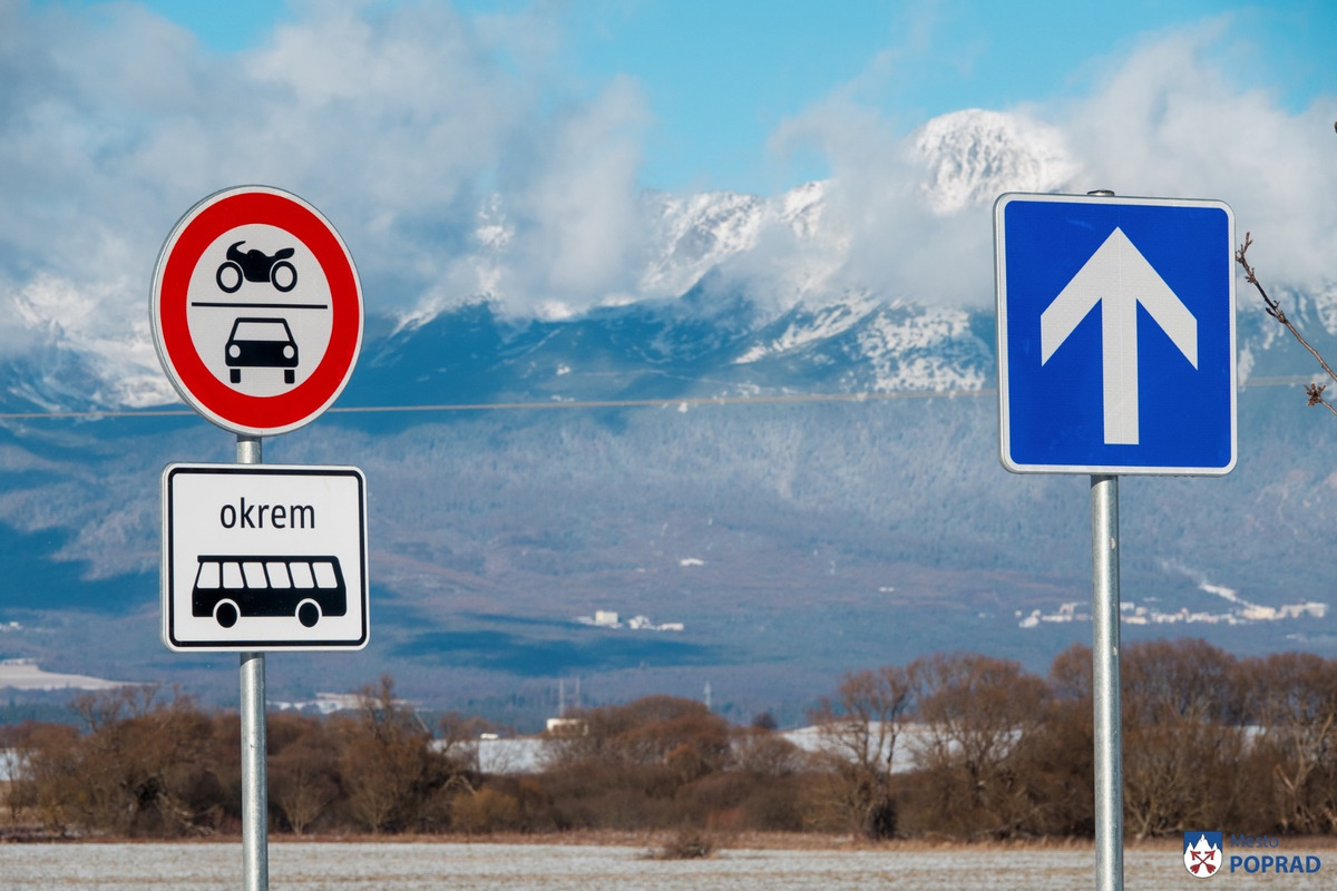 FOTO: V Kvetnici pribudla autobusová zastávka, foto 2
