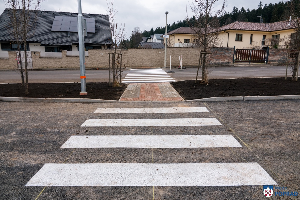 FOTO: V Kvetnici pribudla autobusová zastávka, foto 5