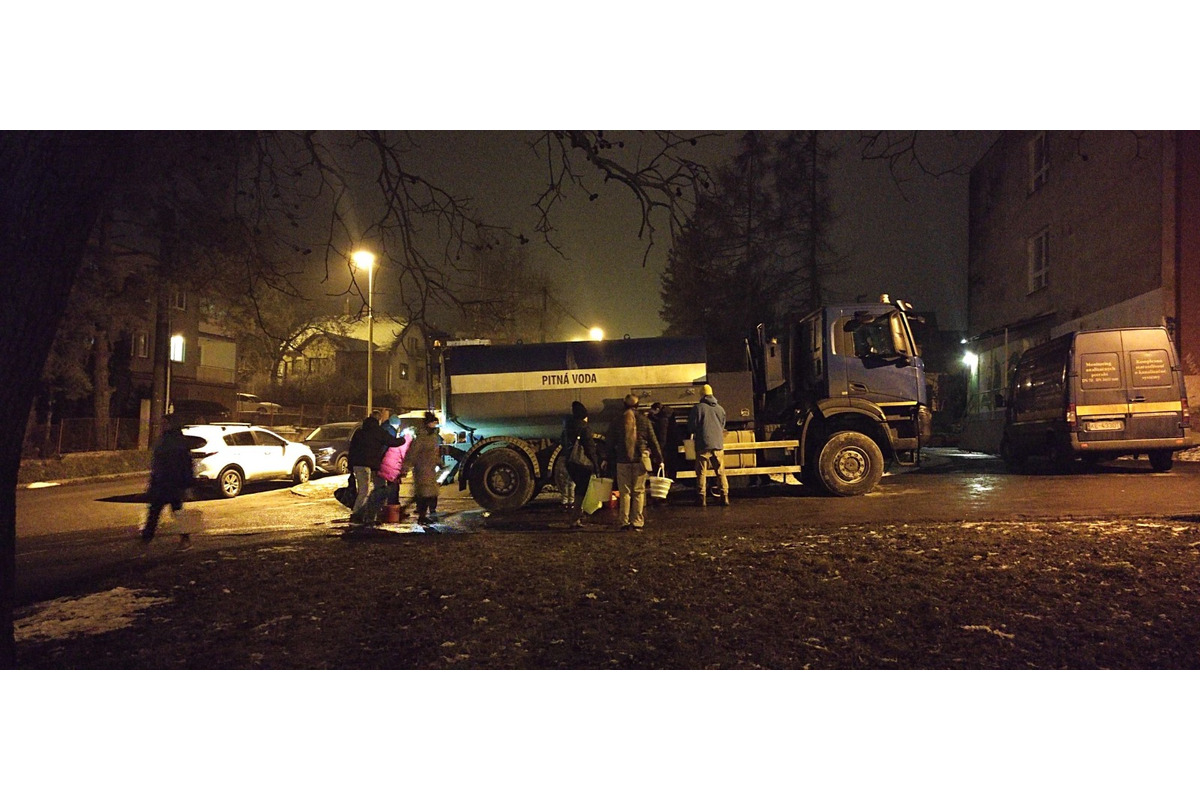 FOTO: Na Šváboch a Delni boli obyvatelia odstavení od vody, foto 2