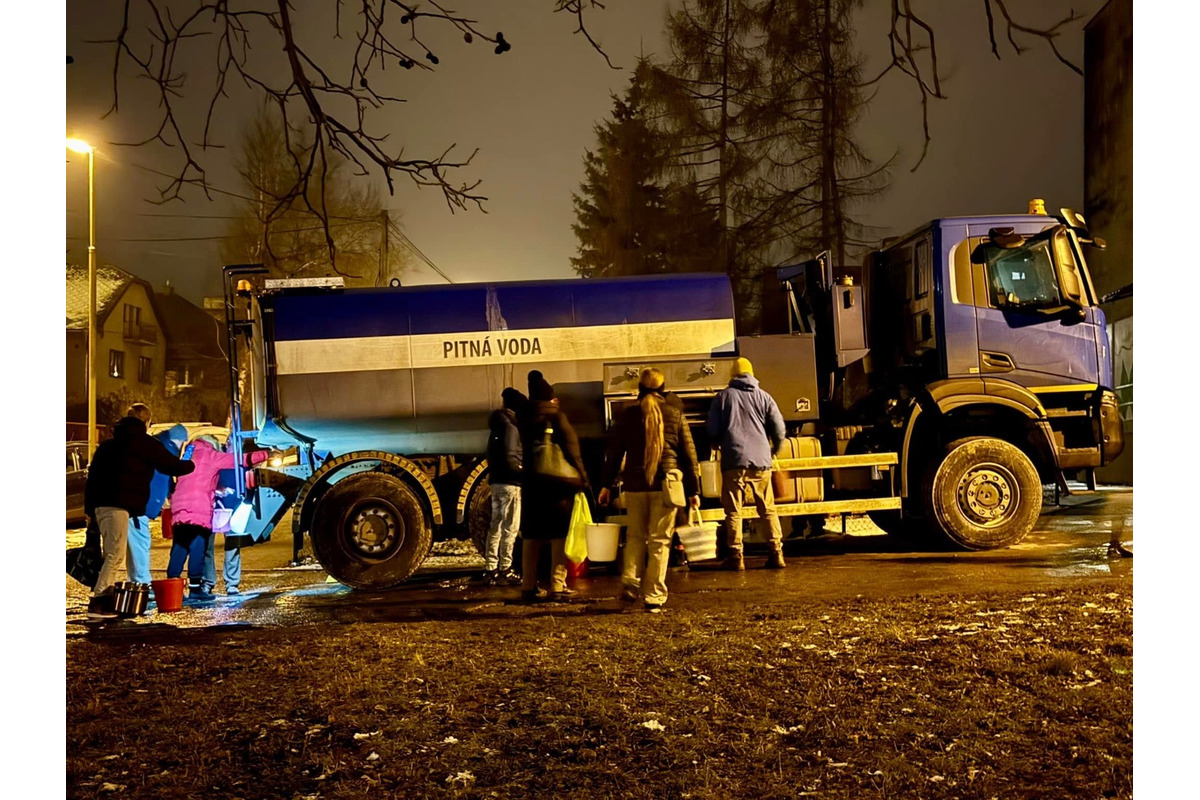 FOTO: Na Šváboch a Delni boli obyvatelia odstavení od vody, foto 7