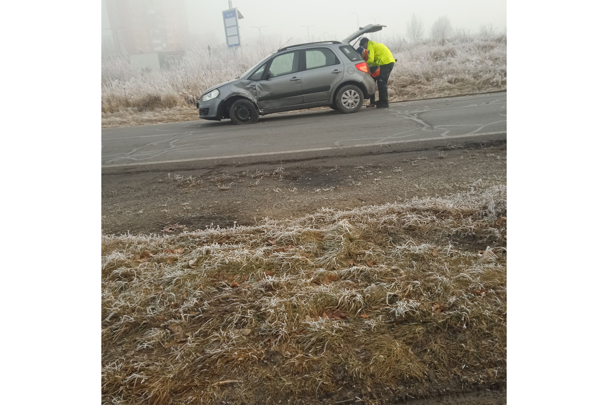 FOTO: Na vjazde do Popradu sa zrazili dve osobné autá, foto 3