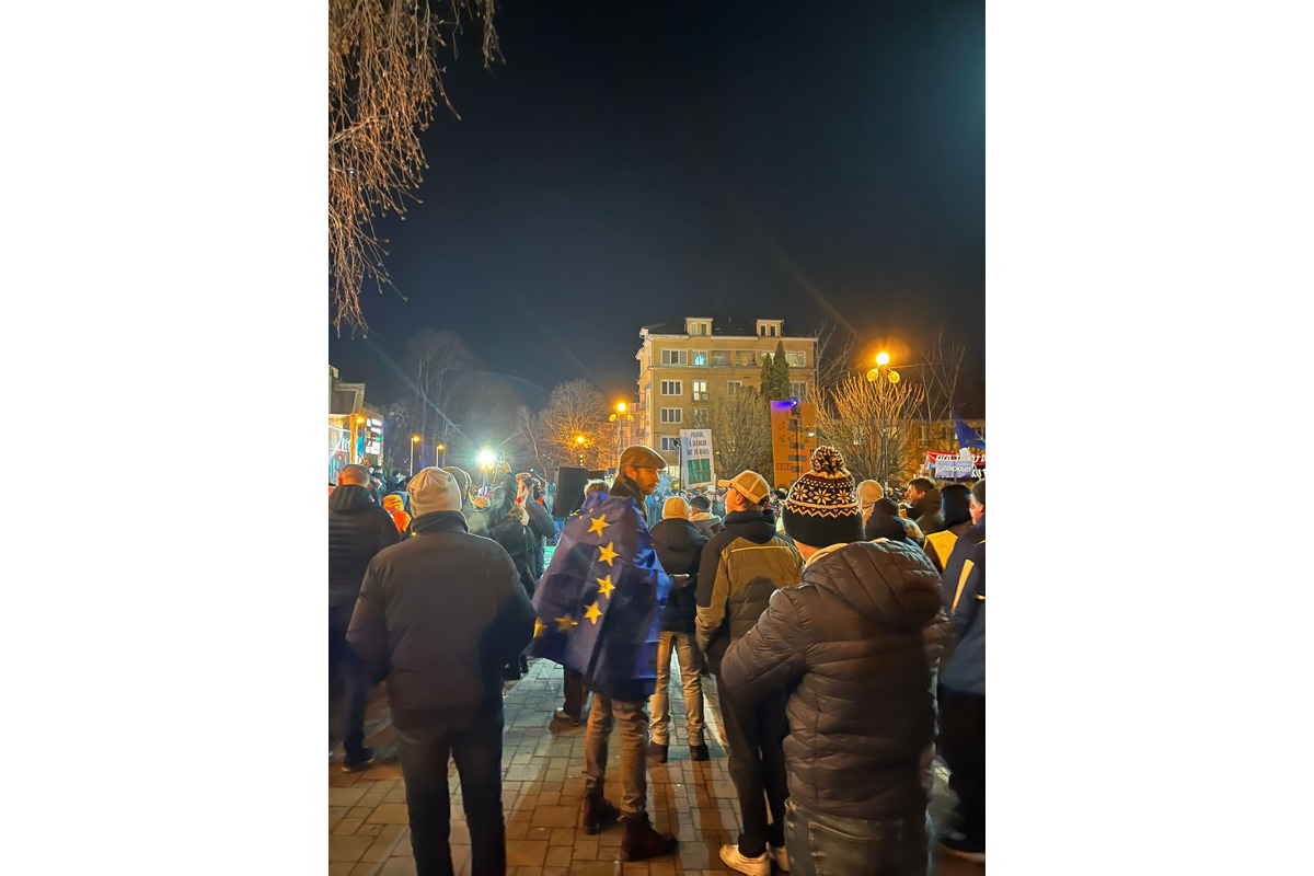 FOTO: Protivládny vláde odštartoval aj v Poprade. Minútou ticha si uctili obete tragédie v Spišskej Starej Vsi, foto 20