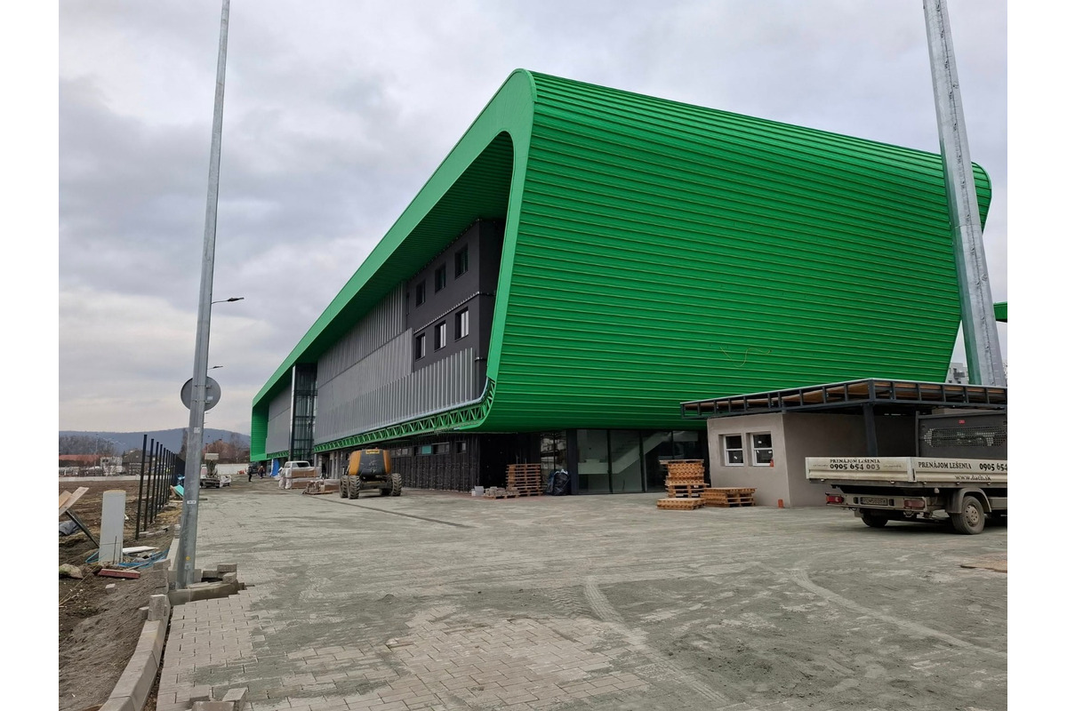 FOTO: Prešovská Futbal Tatran Aréna finišuje – termín dokončenia sa blíži, foto 8