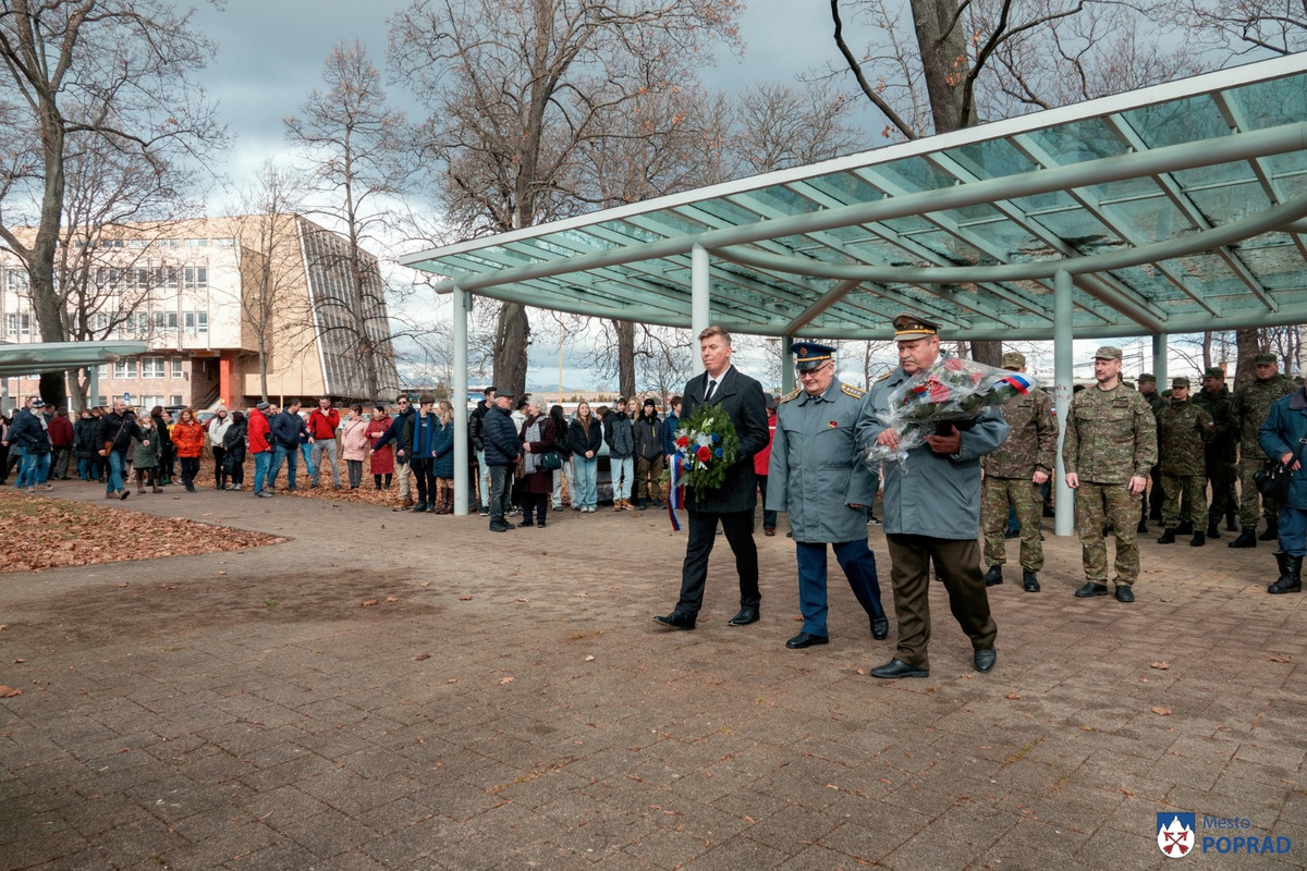 FOTO: Fico dorazil do Popradu, vláda spomína na výročie oslobodenia, foto 5