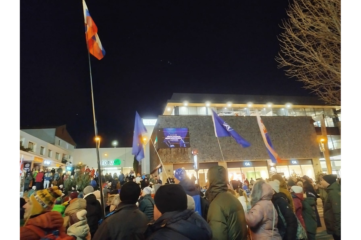 FOTO: V Prešovskom kraji prebehla ďalšia vlna protivládnych protestov. Takto to vyzeralo v Poprade, foto 1