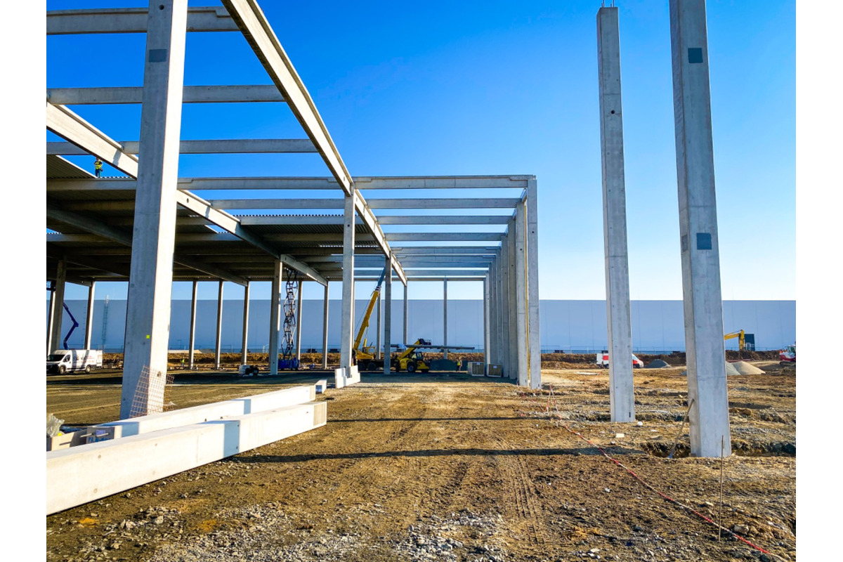 FOTO: V Prešove stavia halu holandský investor. Vznikne niekoľko stoviek pracovných miest, foto 5