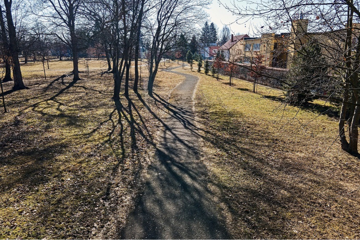 FOTO: Správca Pánskej záhrady má obdiv celej štvrte. Park žiari čistotou, foto 9