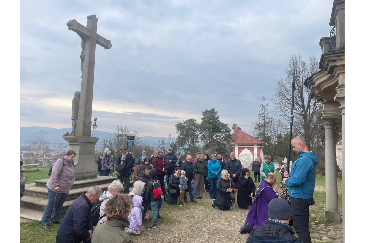 FOTO: Krížová cesta na Prešovskú kalváriu, foto 2