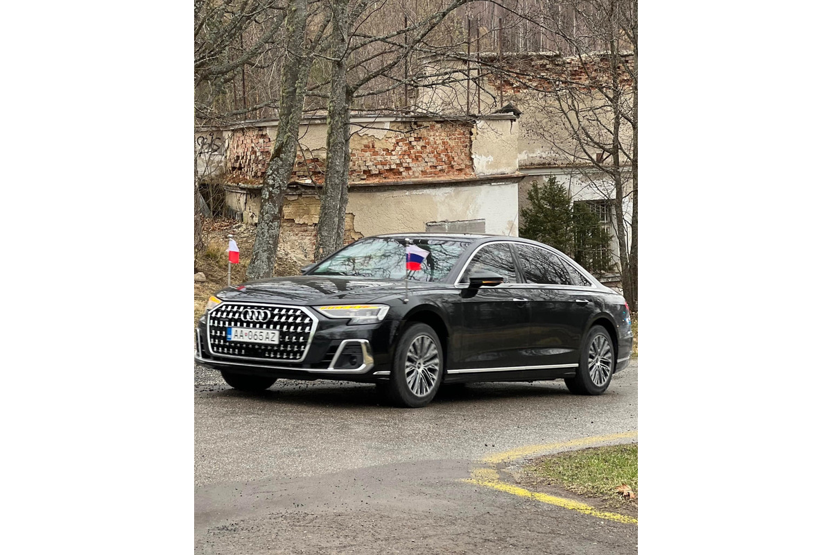 FOTO: Prezidenti Peter Pellegrini a Andrzej Duda navštívili v Starom Smokovci výstavu venovanú pápežovi, foto 7