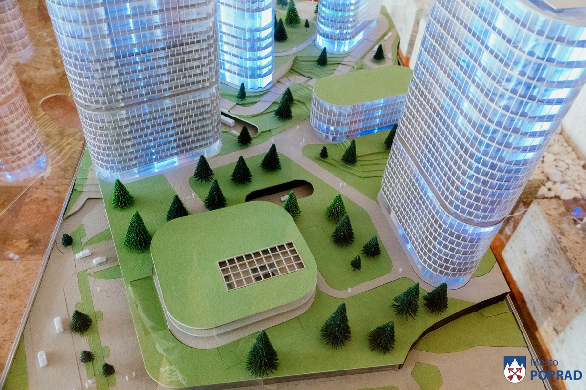 FOTO: Popradčania nesúhlasia s výstavbou polyfunkčného komplexu, foto 2