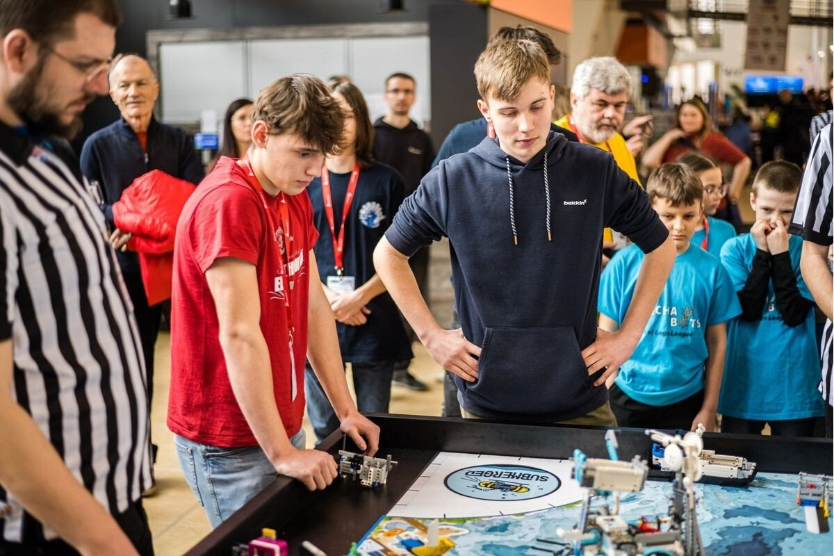 FOTO: Prešovskí študenti priemyslovky vyhrali významné súťaže, foto 2