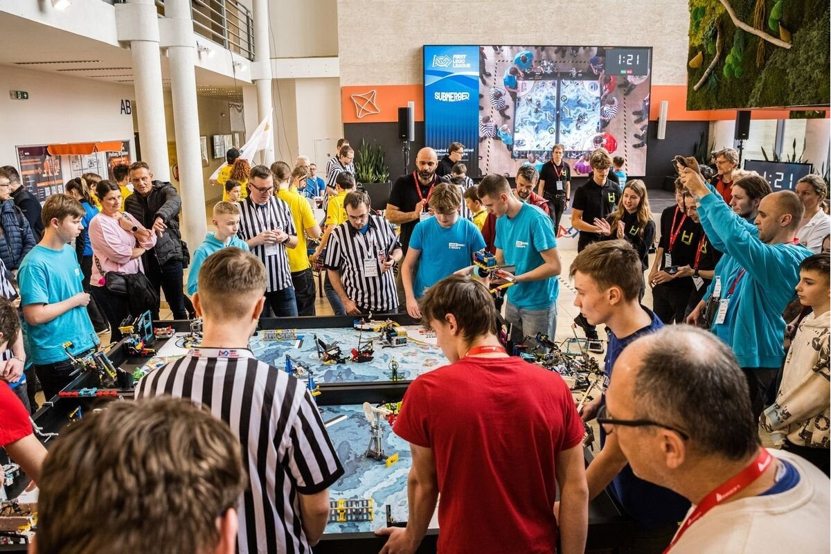 FOTO: Prešovskí študenti priemyslovky vyhrali významné súťaže, foto 3