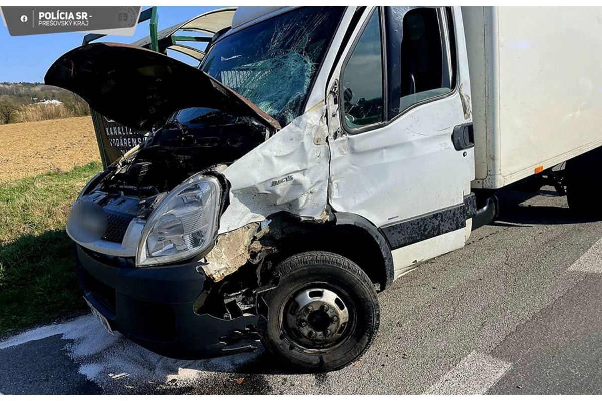 FOTO: Tragická dopravná nehoda na križovatke obcí Tovarné a Sedliská, foto 1