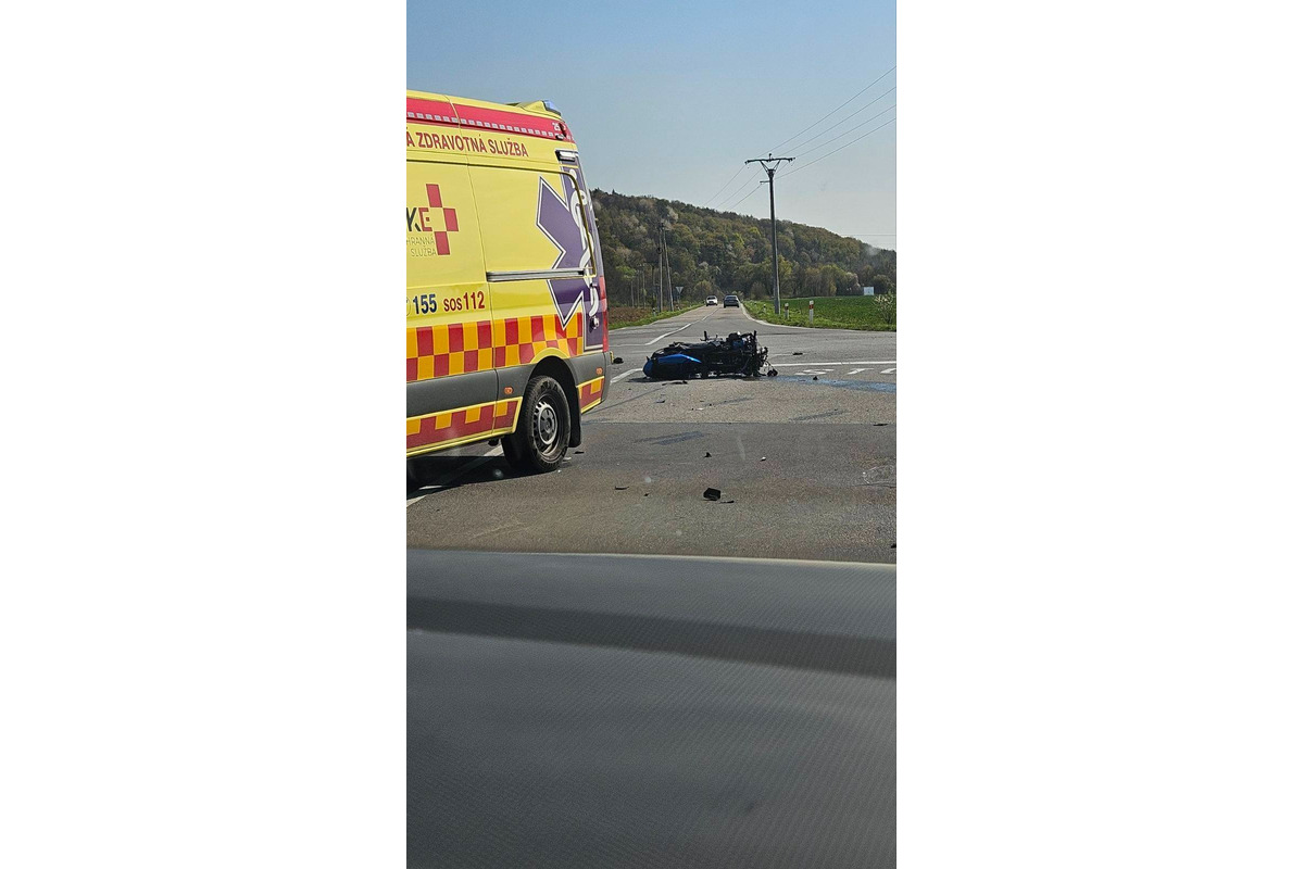 FOTO: Tragická dopravná nehoda na križovatke obcí Tovarné a Sedliská, foto 4