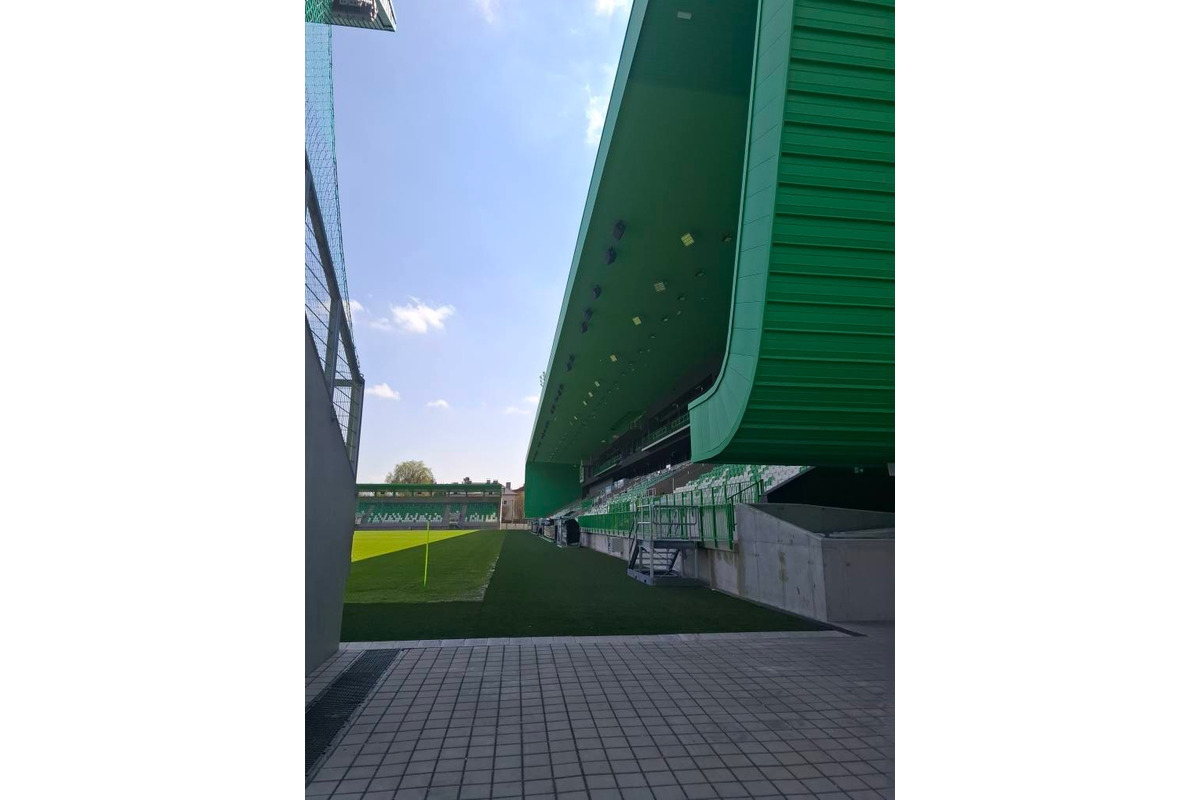 FOTO: Futbal Tatran Aréna je takmer hotová. Stará tribúna však ešte stále stojí, foto 1